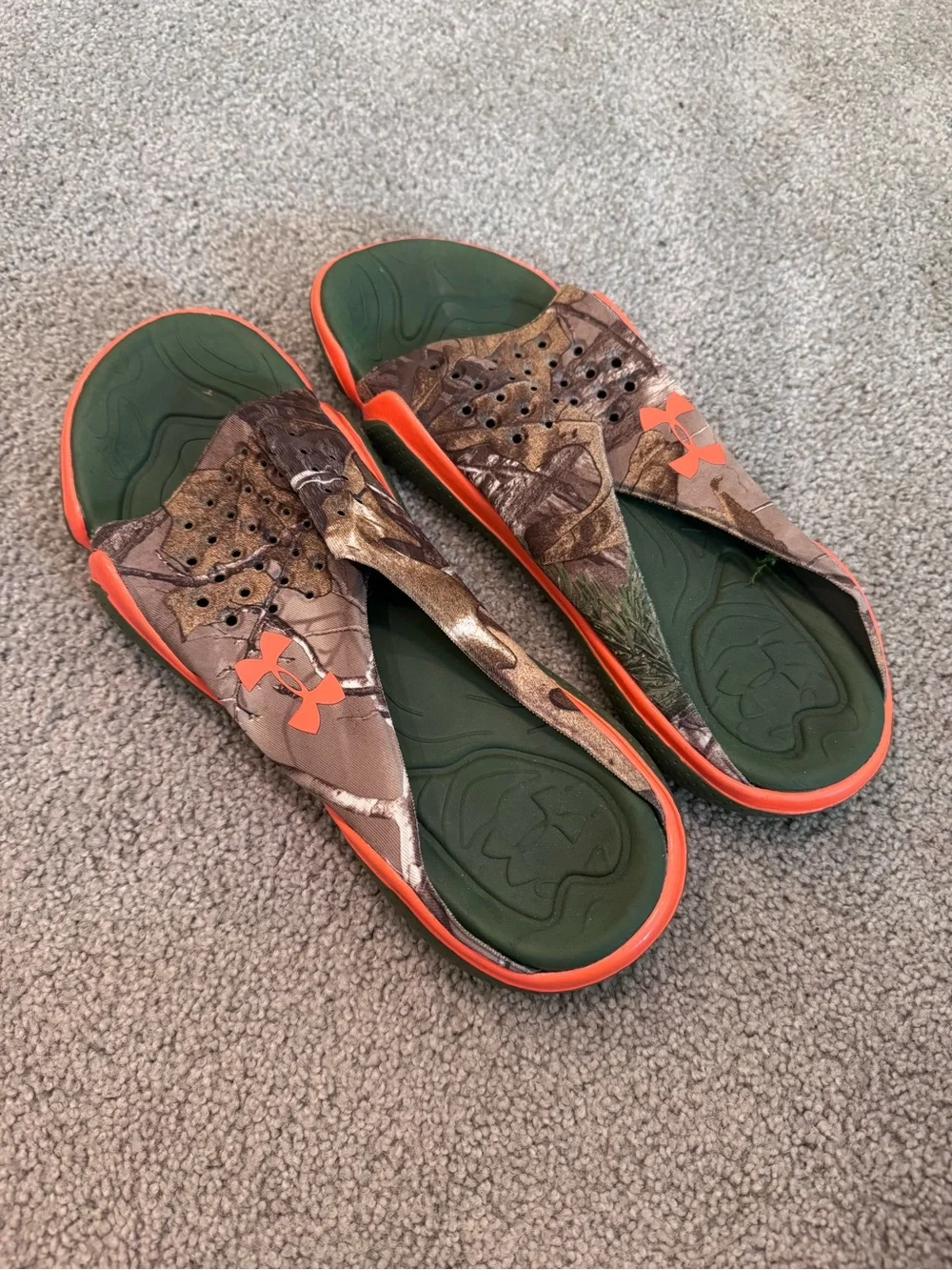 Under Armour Camo Slide Sandals Men’s sz 10